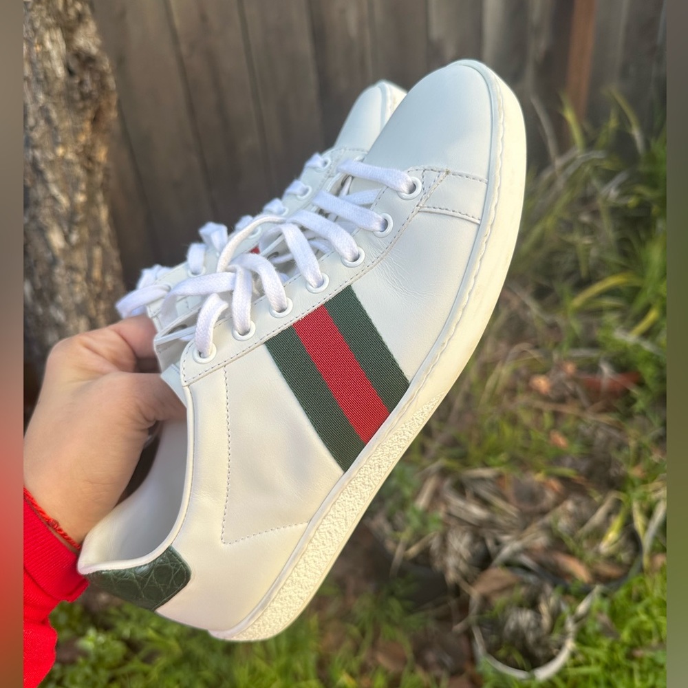 Like NEW. GUCCI SNEAKERS. Size 37 1/2